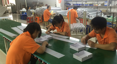 品質(zhì)高服務好 西安何總毫不猶豫的選擇光臣LED護欄管