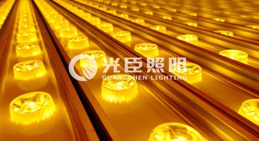 市場是應(yīng)運而生 但光臣線條燈質(zhì)量不應(yīng)價格而變