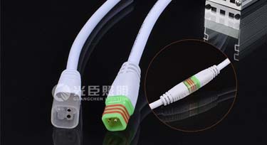 線條燈的防水插頭小一點 防水效果會不一樣嗎?