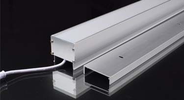 定制款65*60全彩線條燈力壓群雄 成為重量級(jí)產(chǎn)品