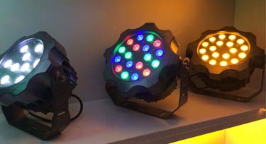 除了金黃和白光，大功率投光燈還能做什么顏色呢?