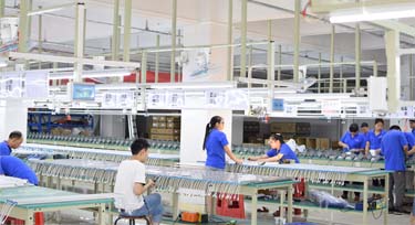 戶外亮化燈具生產(chǎn)廠家的日常工作場(chǎng)景