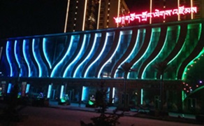 弧形輪廓怎么做？光臣照明全彩線條燈實(shí)景案例解析