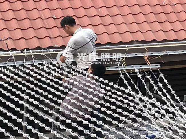 拉鋼絲點光源如何安裝?商業(yè)街天幕亮化