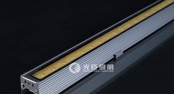 河南鄭州地產(chǎn)樓盤亮化項目，光臣金黃光LED線條燈獲客戶贊賞